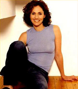 Amy Brenneman Nude and Sexy Photo Collection